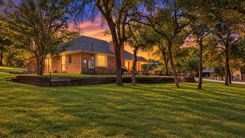 113 Cottonwood Court, Hudson Oaks TX 76087 - Photo 5
