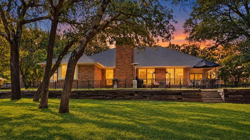 113 Cottonwood Court, Hudson Oaks TX 76087 - Photo 4