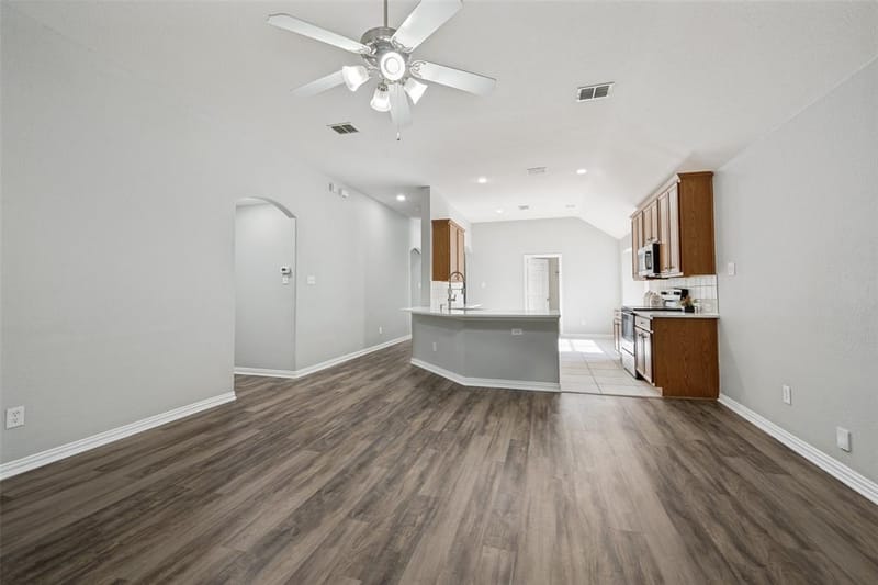 1351 Clearwater Drive, Grand Prairie TX 75052 - Photo 14