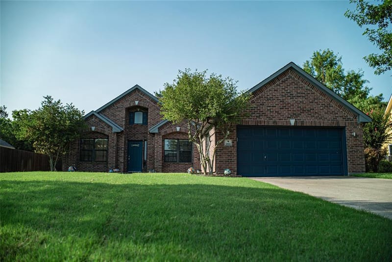 2521 Glenn Ranch Drive, Burleson TX 76028 - Photo 2