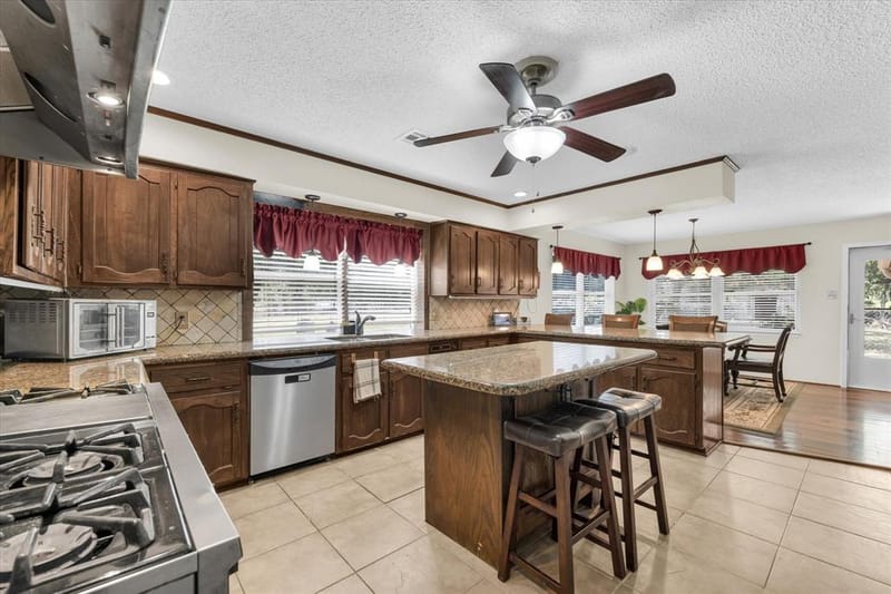 2534 S Robinson Drive, Robinson TX 76706 - Photo 7