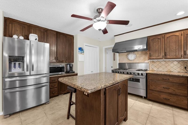 2534 S Robinson Drive, Robinson TX 76706 - Photo 9