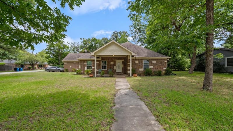 308 E 8th Street, Kaufman TX 75142
