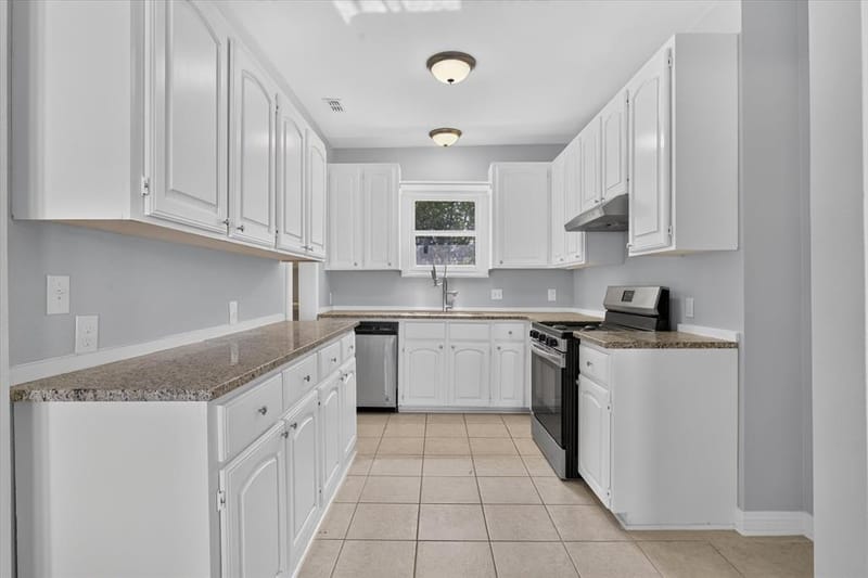 1201 W Arlington Avenue, Fort Worth TX 76110 - Photo 9