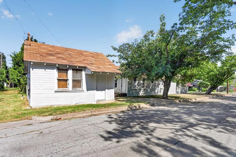 1201 W Arlington Avenue, Fort Worth TX 76110 - Photo 24