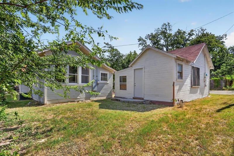 1201 W Arlington Avenue, Fort Worth TX 76110 - Photo 25