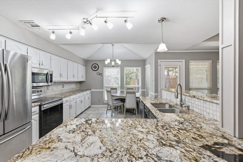 629 Park Lane, Highland Village TX 75077 - Photo 15