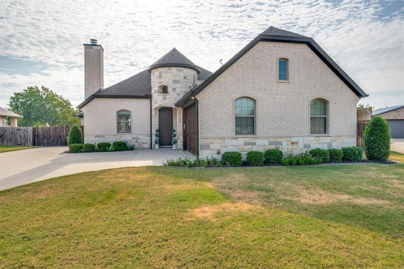 551 Chandler Court, Pilot Point TX 76258 - Photo 2
