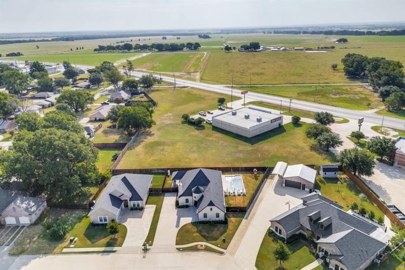 551 Chandler Court, Pilot Point TX 76258 - Photo 29