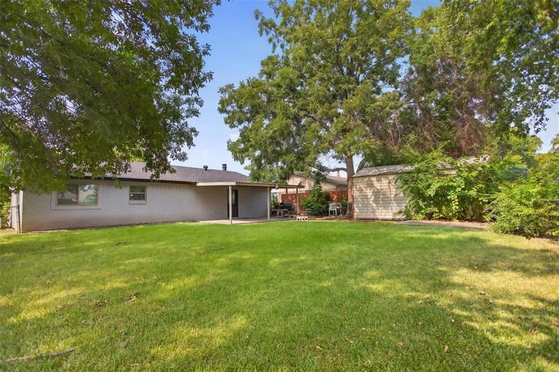 821 Milky Way, Garland TX 75040 - Photo 23