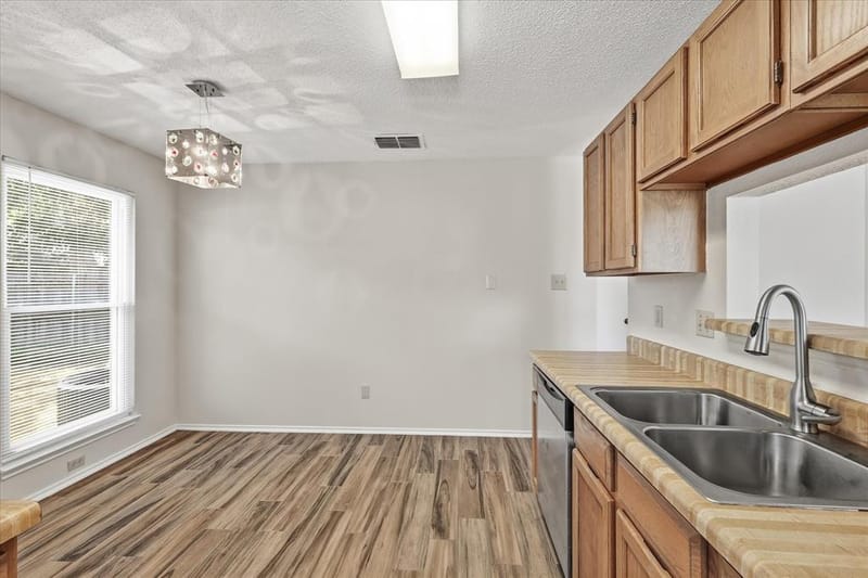 114 Glade Shadow Drive, Euless TX 76039 - Photo 16