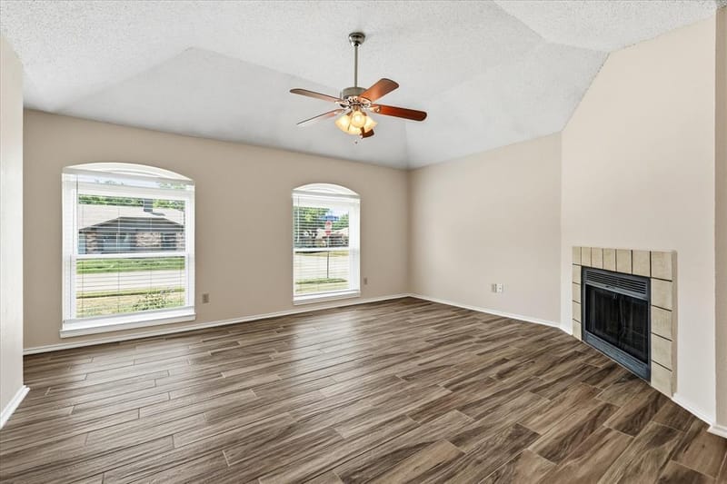 114 Glade Shadow Drive, Euless TX 76039 - Photo 5