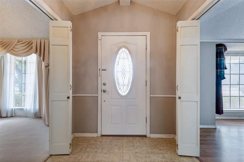 9015 Hunters Glen Trail, Fort Worth TX 76120 - Photo 6