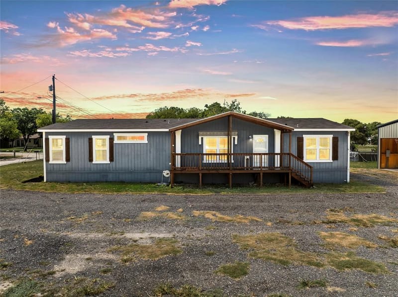 602 S 3rd Street, Abbott TX 76621 - Photo 2