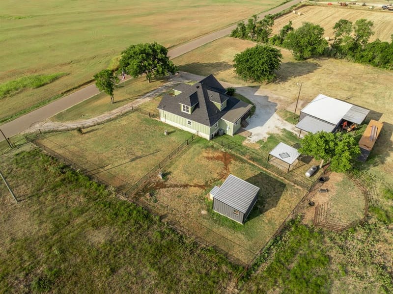 1122 W White Oak Road, West TX 76691 - Photo 32