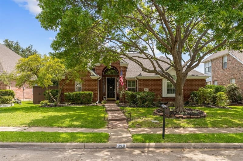 320 Andre Drive, Irving TX 75063