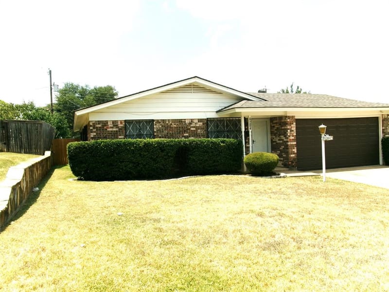 4204 Burke Road, Fort Worth TX 76119 - Photo 6