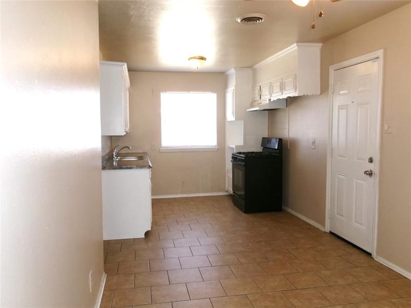 4204 Burke Road, Fort Worth TX 76119 - Photo 14