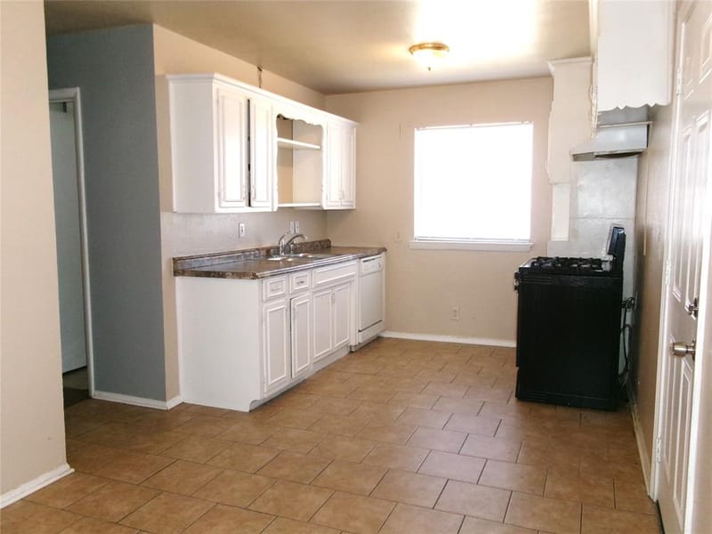 4204 Burke Road, Fort Worth TX 76119 - Photo 15
