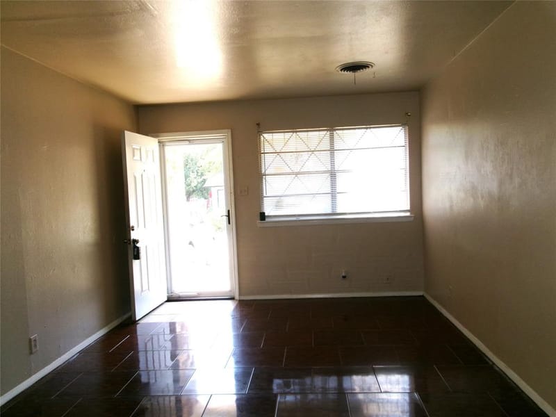 4204 Burke Road, Fort Worth TX 76119 - Photo 11