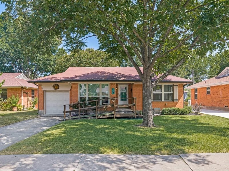 2725 Maverick Avenue, Dallas TX 75228