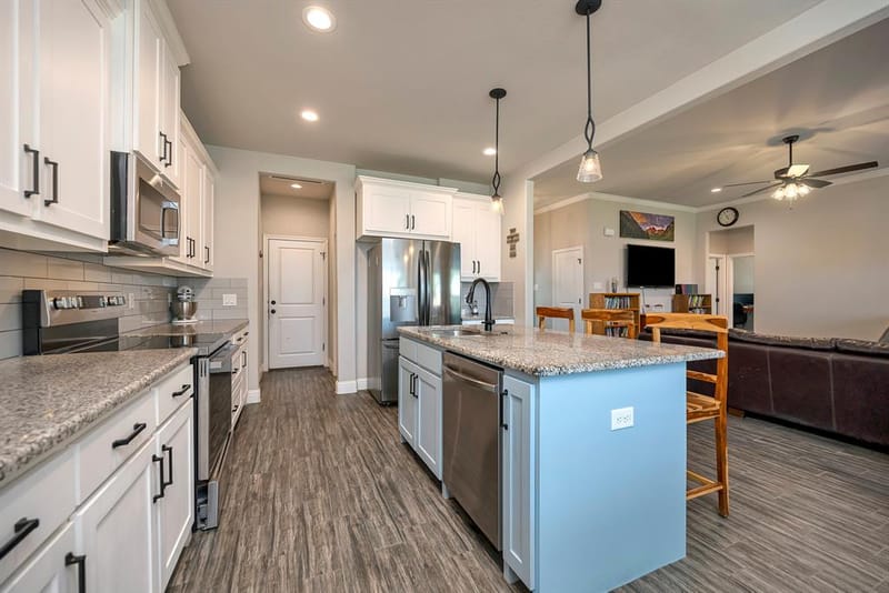 917 E 3rd Street, Springtown TX 76082 - Photo 12