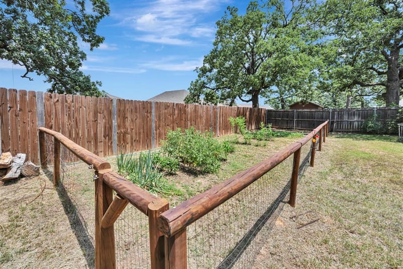 917 E 3rd Street, Springtown TX 76082 - Photo 29