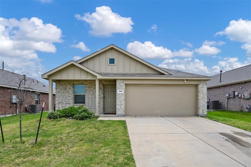 1104 Crestview Drive, Hutchins TX 75141