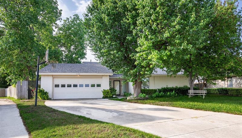 1102 St Croix Court, Arlington TX 76012 - Photo 3