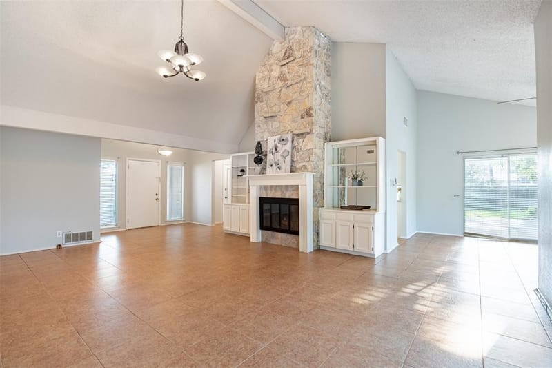 1102 St Croix Court, Arlington TX 76012 - Photo 9