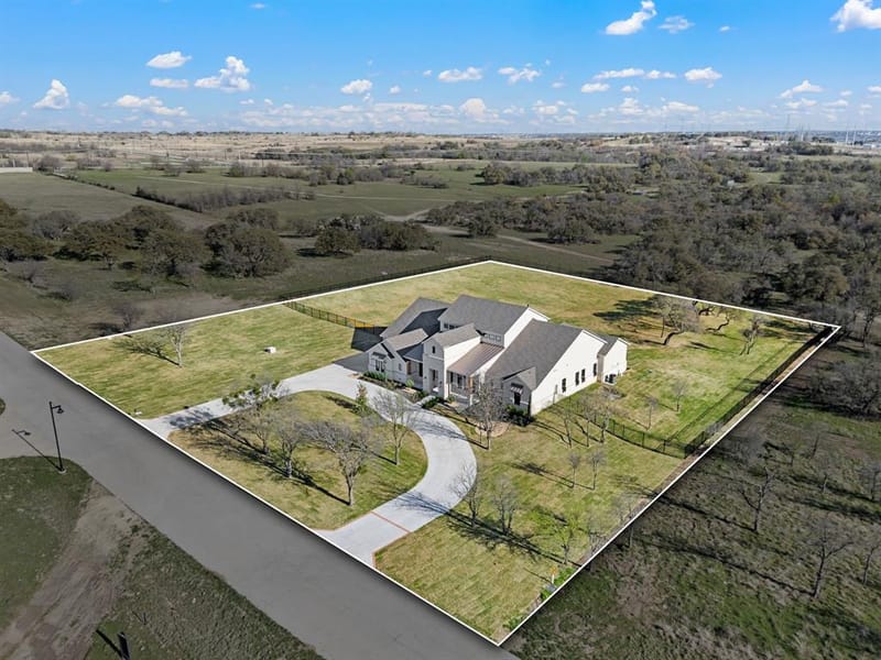 10516 Fleming Pointe Drive, Fort Worth TX 76179 - Photo 2