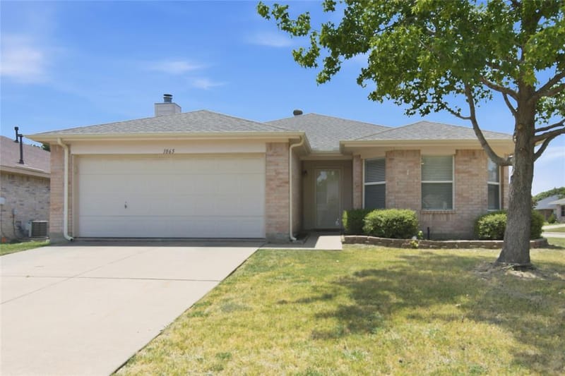 1065 Triple Crown Drive, Fort Worth TX 76179 - Photo 3