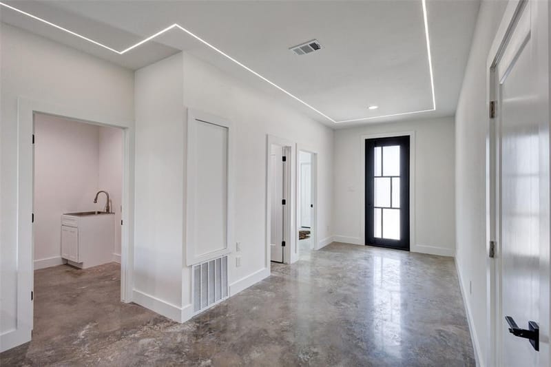 1911 Bickers Street, Dallas TX 75212 - Photo 2