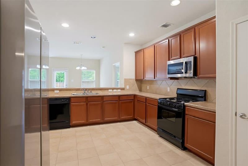 904 Buffalo Creek Drive, McKinney TX 75072 - Photo 12