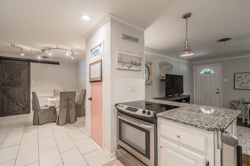 1045 Valentine Street, Hurst TX 76053 - Photo 6