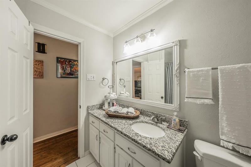 1045 Valentine Street, Hurst TX 76053 - Photo 12