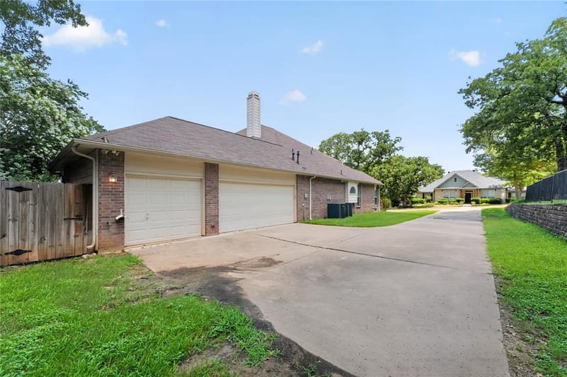 720 Big Horn Trail, Crowley TX 76036 - Photo 4