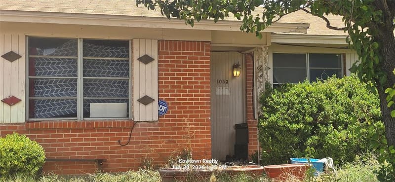 1053 Cole Court, Fort Worth TX 76115 - Photo 5
