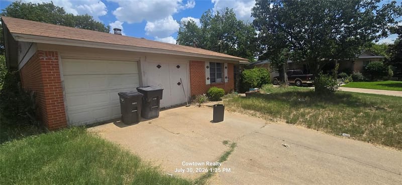 1053 Cole Court, Fort Worth TX 76115 - Photo 4