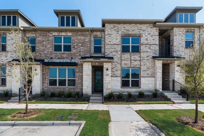 8309 Bayside Drive, Rowlett TX 75088