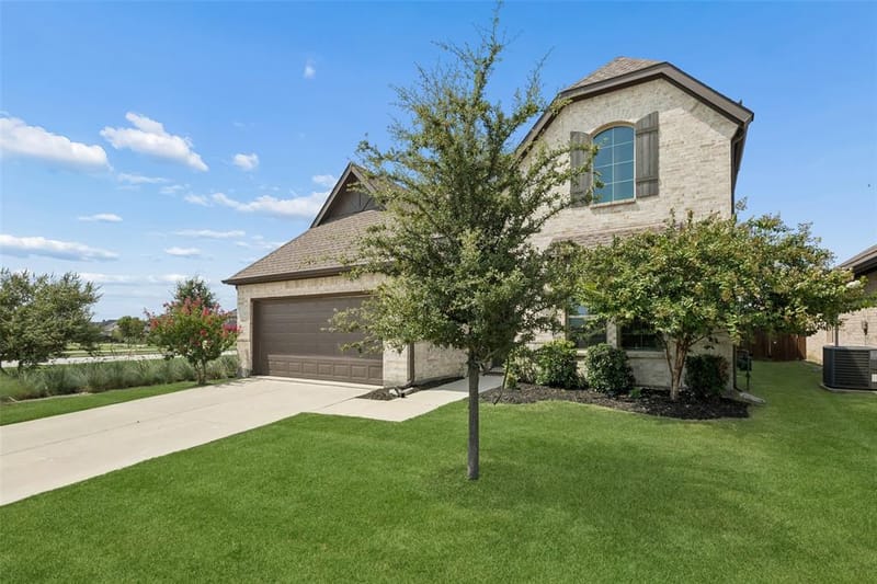 621 Hummingbird Drive, Celina TX 75009 - Photo 2