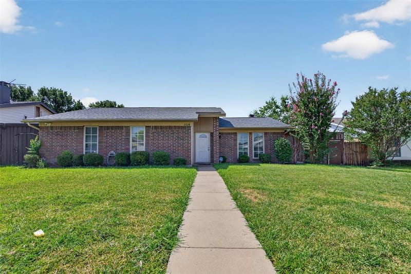 2224 Crockett Drive, Carrollton TX 75006