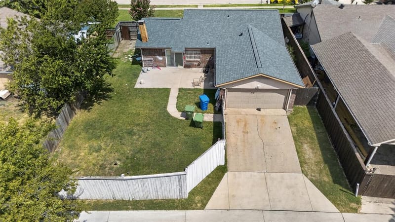 2224 Crockett Drive, Carrollton TX 75006 - Photo 8