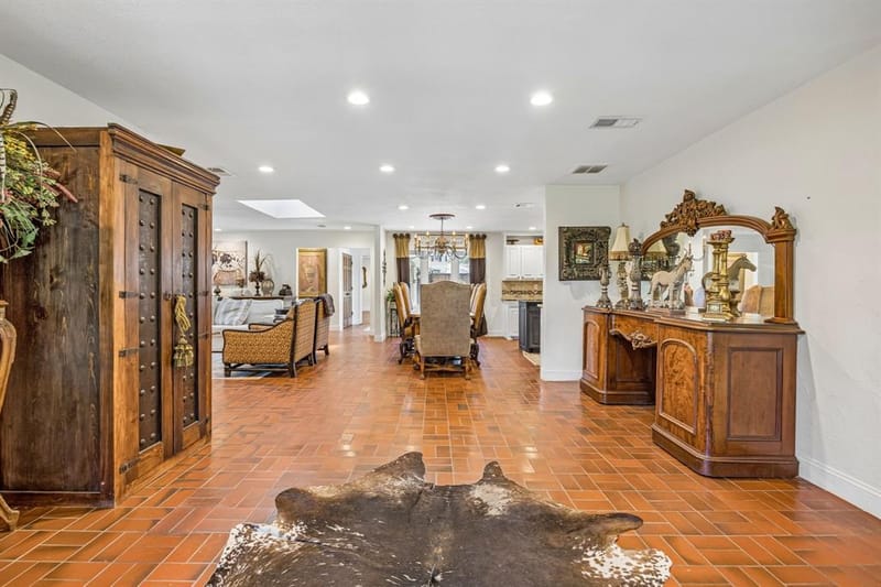 2301 Hill N Dale Drive, Irving TX 75038 - Photo 5