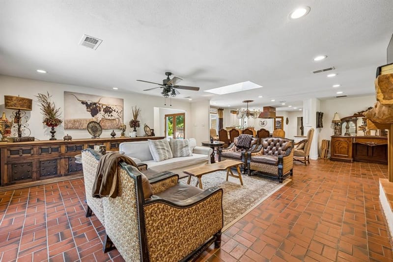 2301 Hill N Dale Drive, Irving TX 75038 - Photo 9