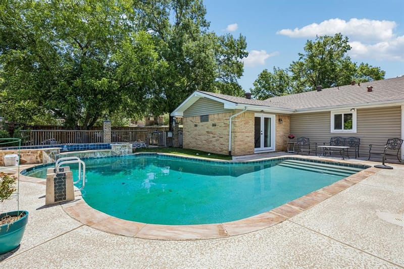 2301 Hill N Dale Drive, Irving TX 75038 - Photo 35