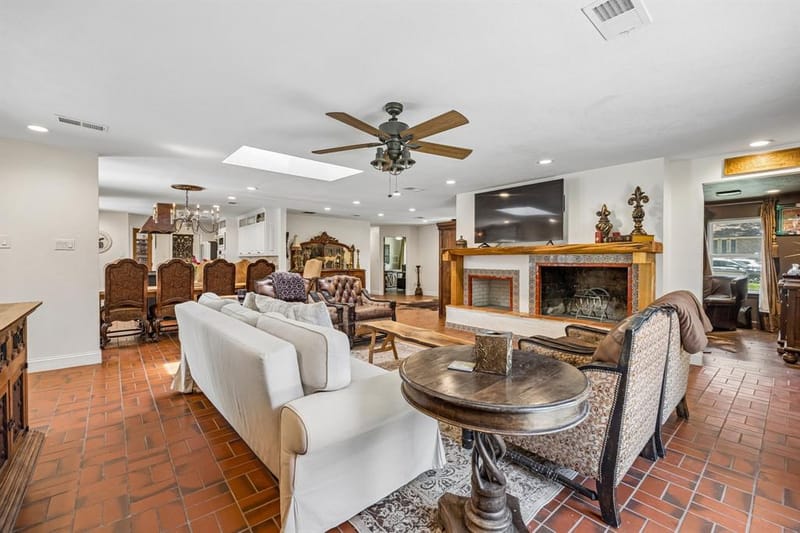 2301 Hill N Dale Drive, Irving TX 75038 - Photo 8