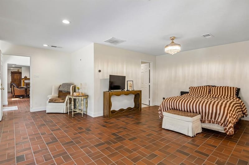 2301 Hill N Dale Drive, Irving TX 75038 - Photo 21