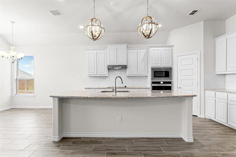 112 Mockingbird Hill Drive, Joshua TX 76058 - Photo 9