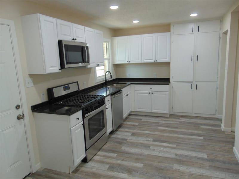 10135 San Juan Avenue, Dallas TX 75228 - Photo 3